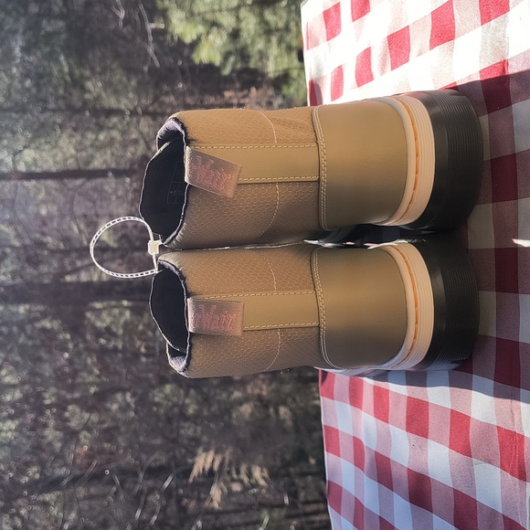 Dr. Martens Combs W Boots - Picture 4 of 9